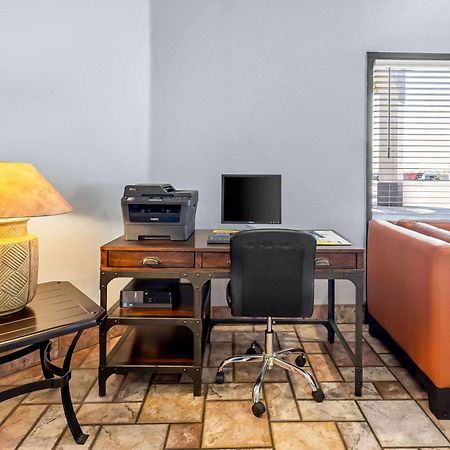 Days Inn By Wyndham Buckeye Esterno foto