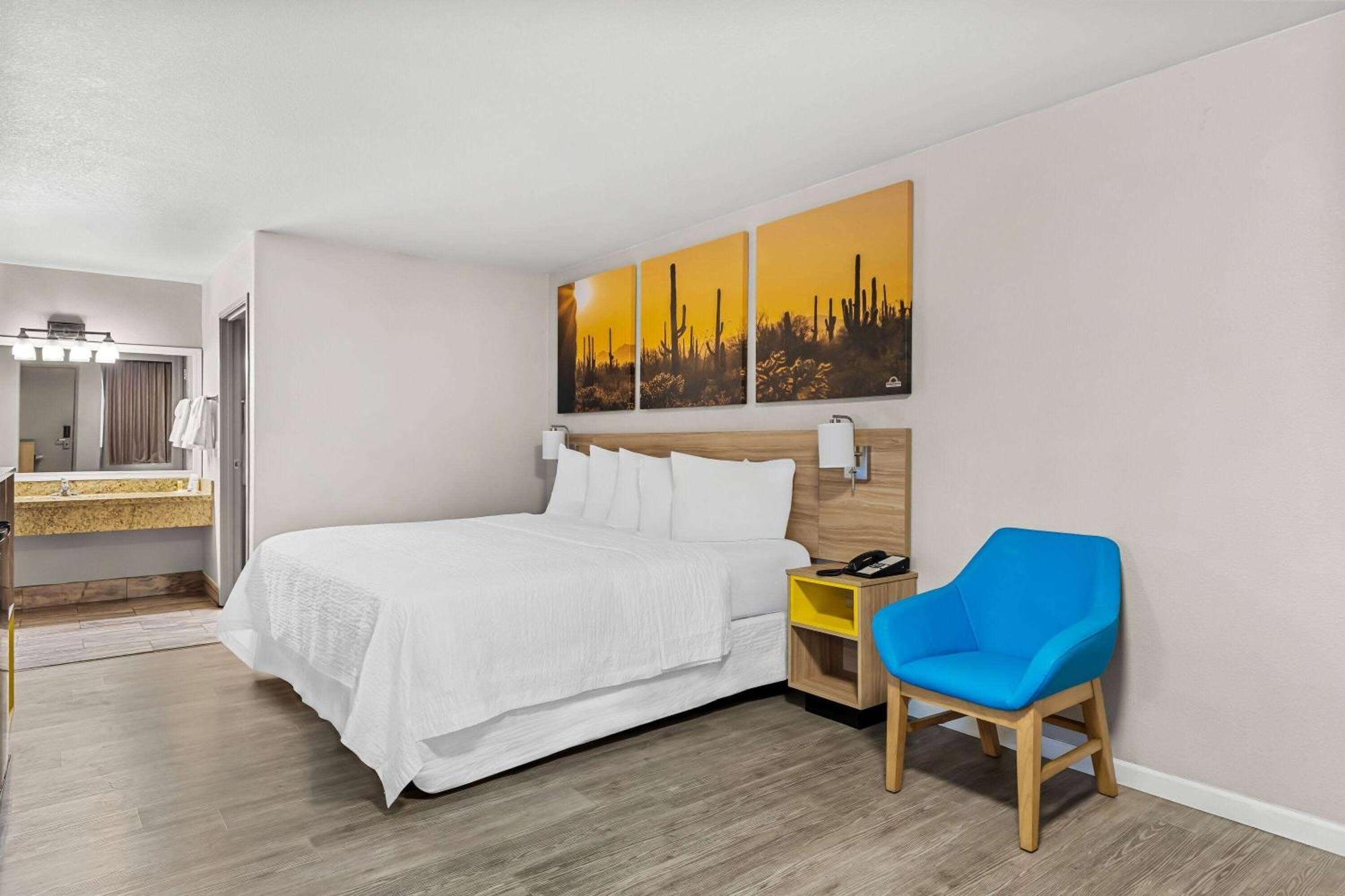 Days Inn By Wyndham Buckeye Esterno foto