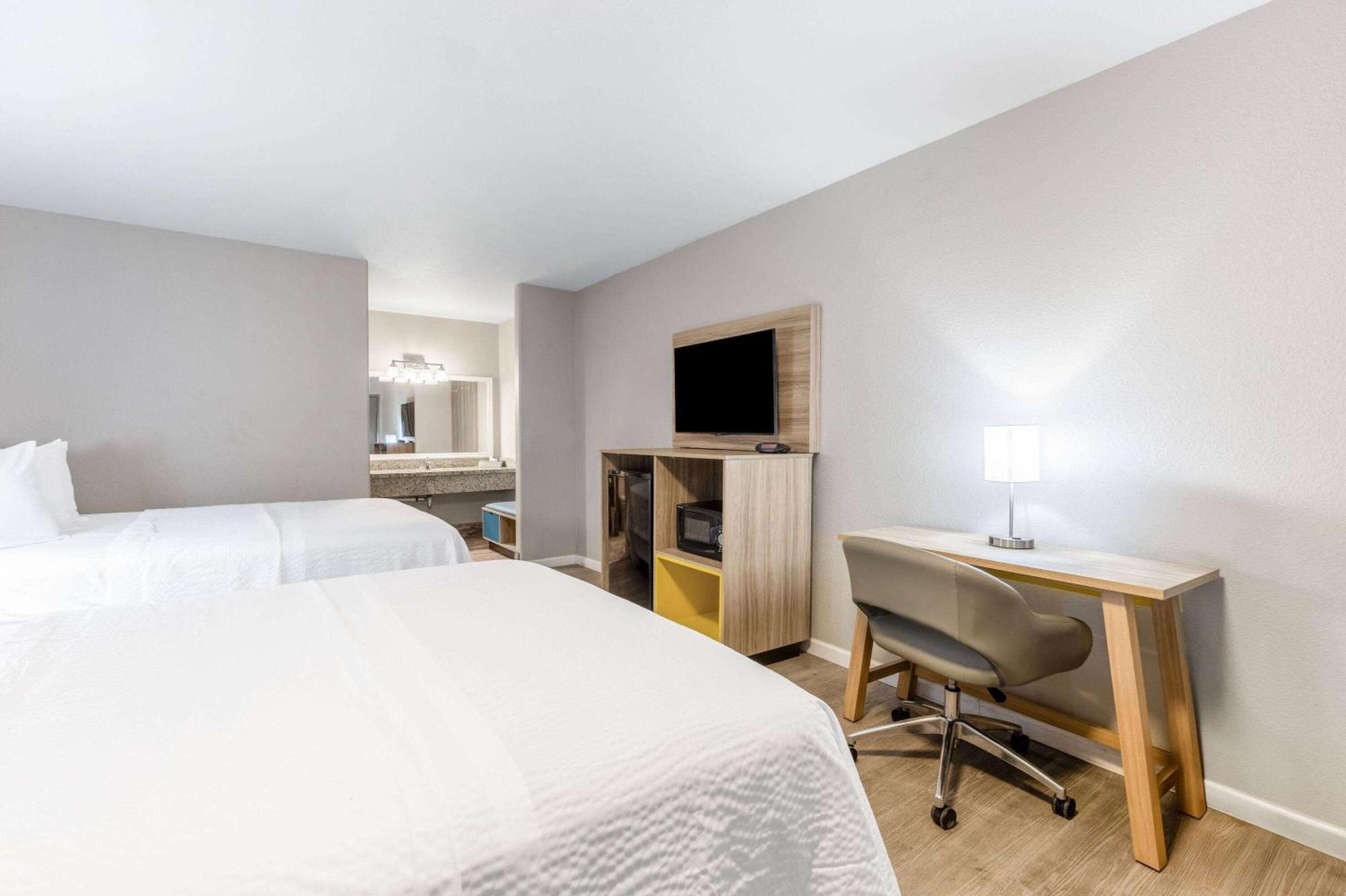 Days Inn By Wyndham Buckeye Esterno foto