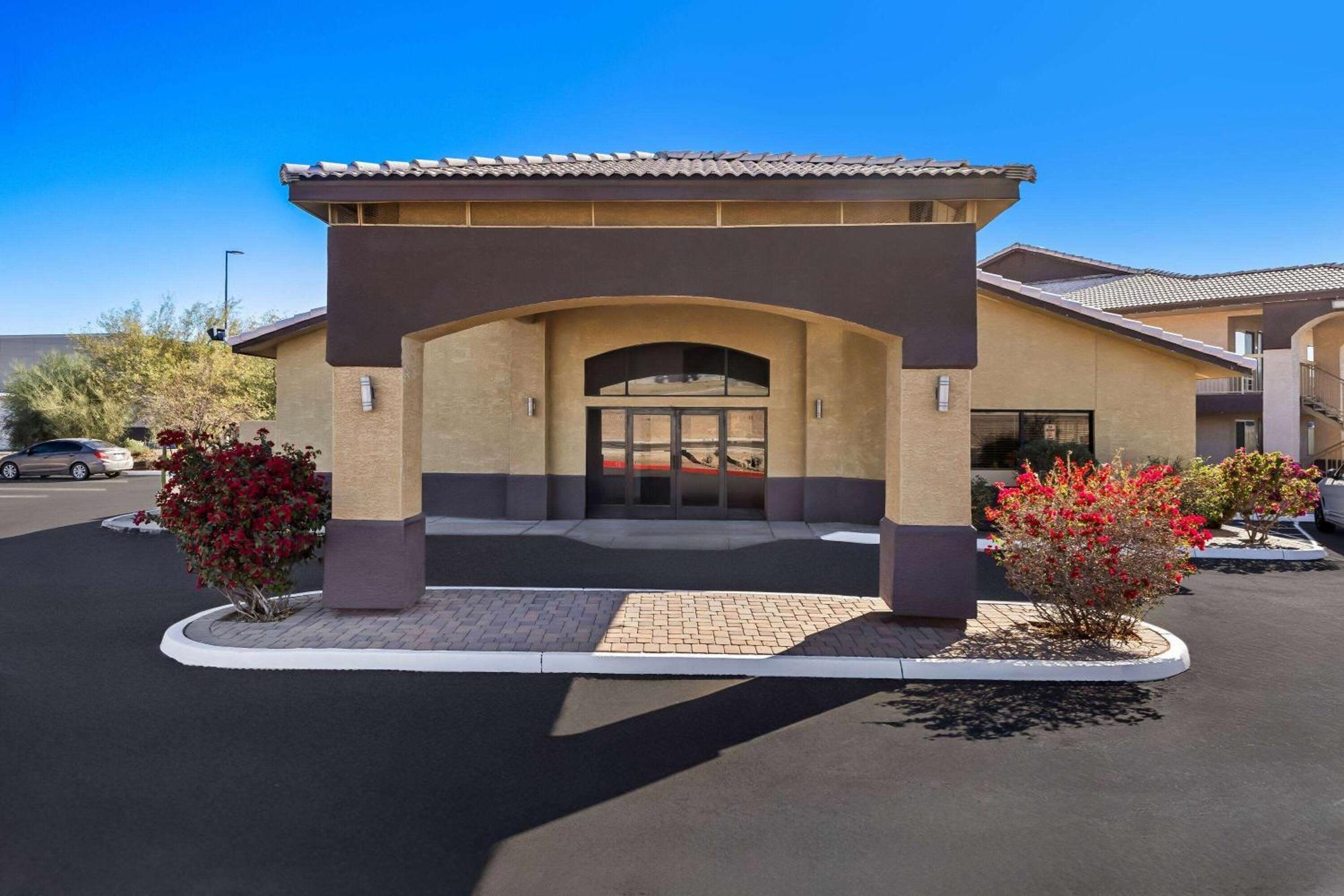 Days Inn By Wyndham Buckeye Esterno foto