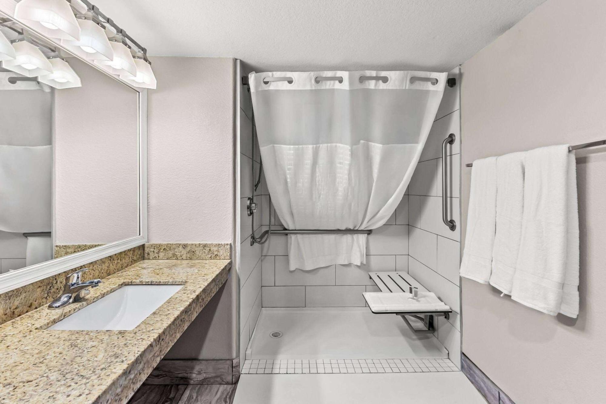 Days Inn By Wyndham Buckeye Esterno foto