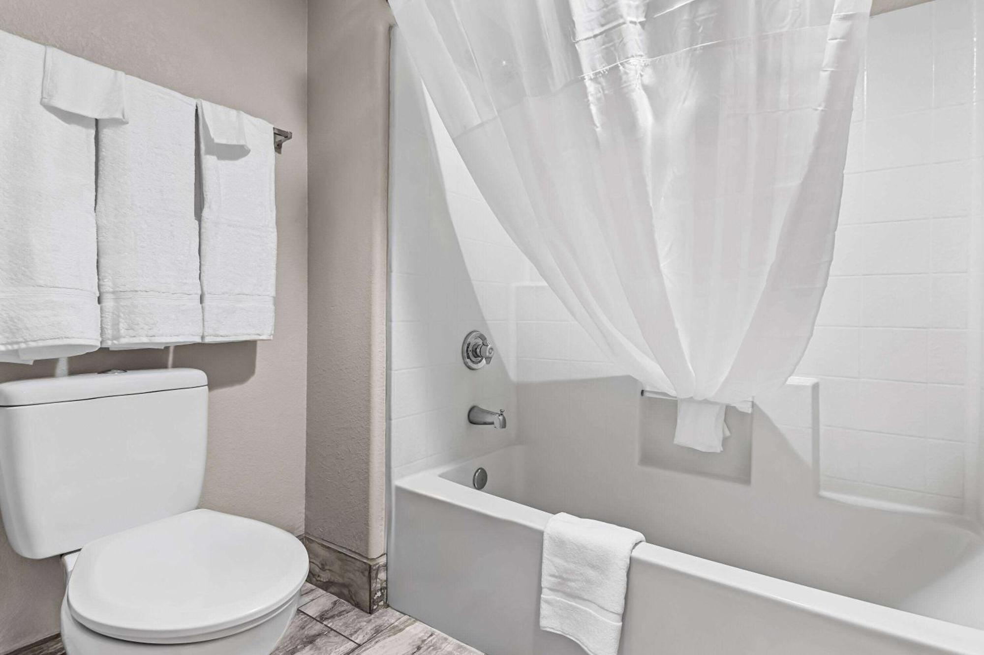 Days Inn By Wyndham Buckeye Esterno foto