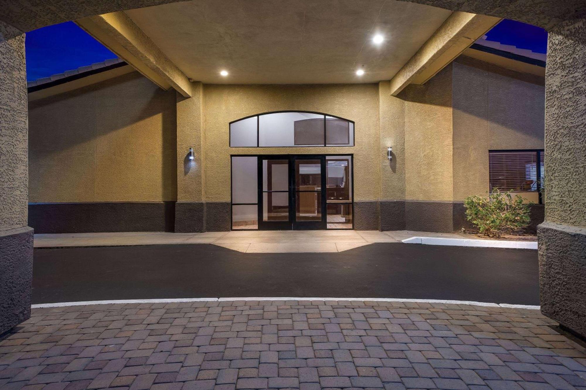 Days Inn By Wyndham Buckeye Esterno foto